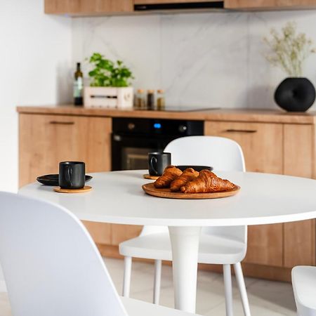 Apartamenty Fuzja - Komfortowe Mieszkania Blisko Centrum Lodzi Garaz ภายนอก รูปภาพ