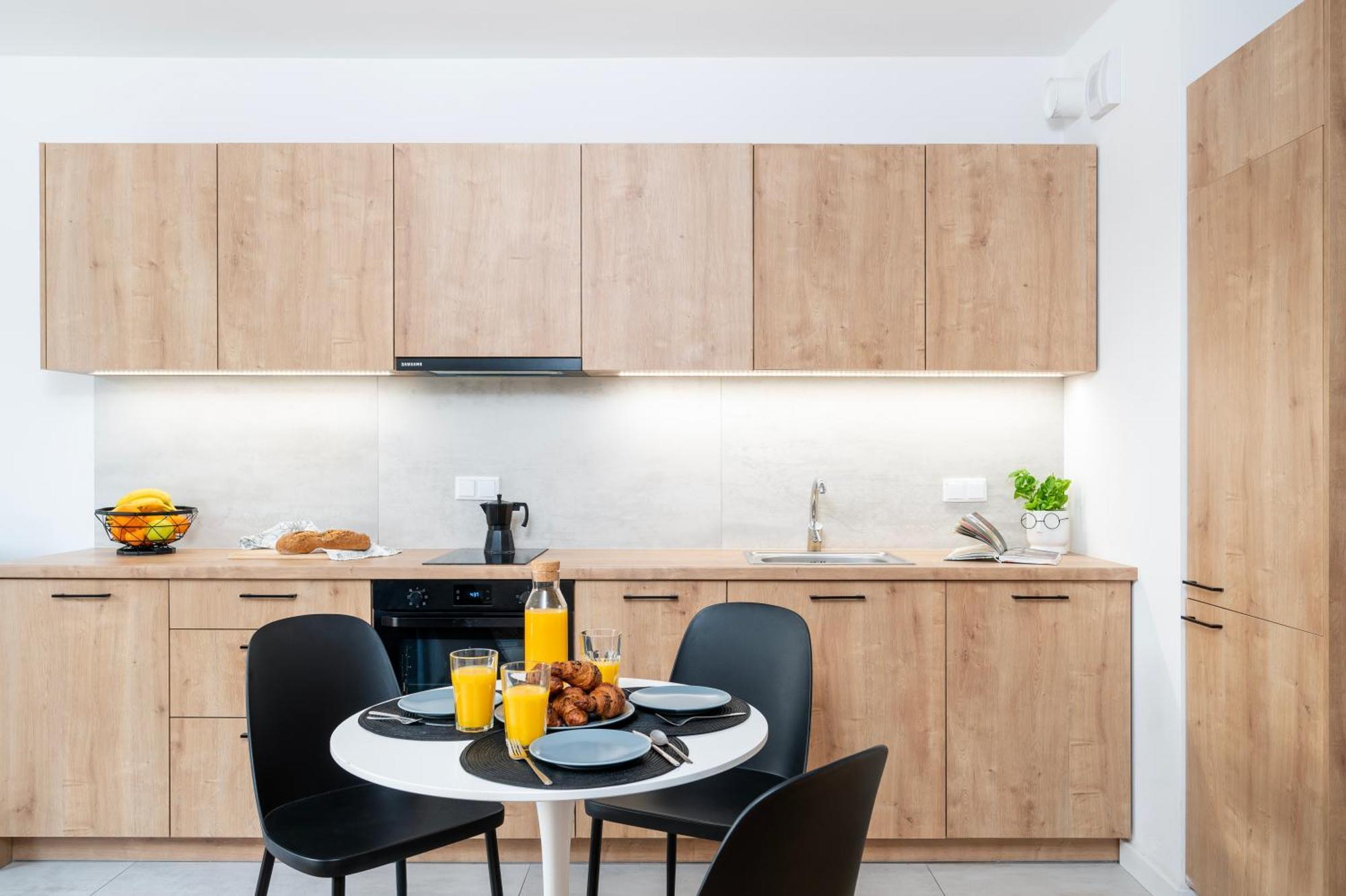 Apartamenty Fuzja - Komfortowe Mieszkania Blisko Centrum Lodzi Garaz ภายนอก รูปภาพ