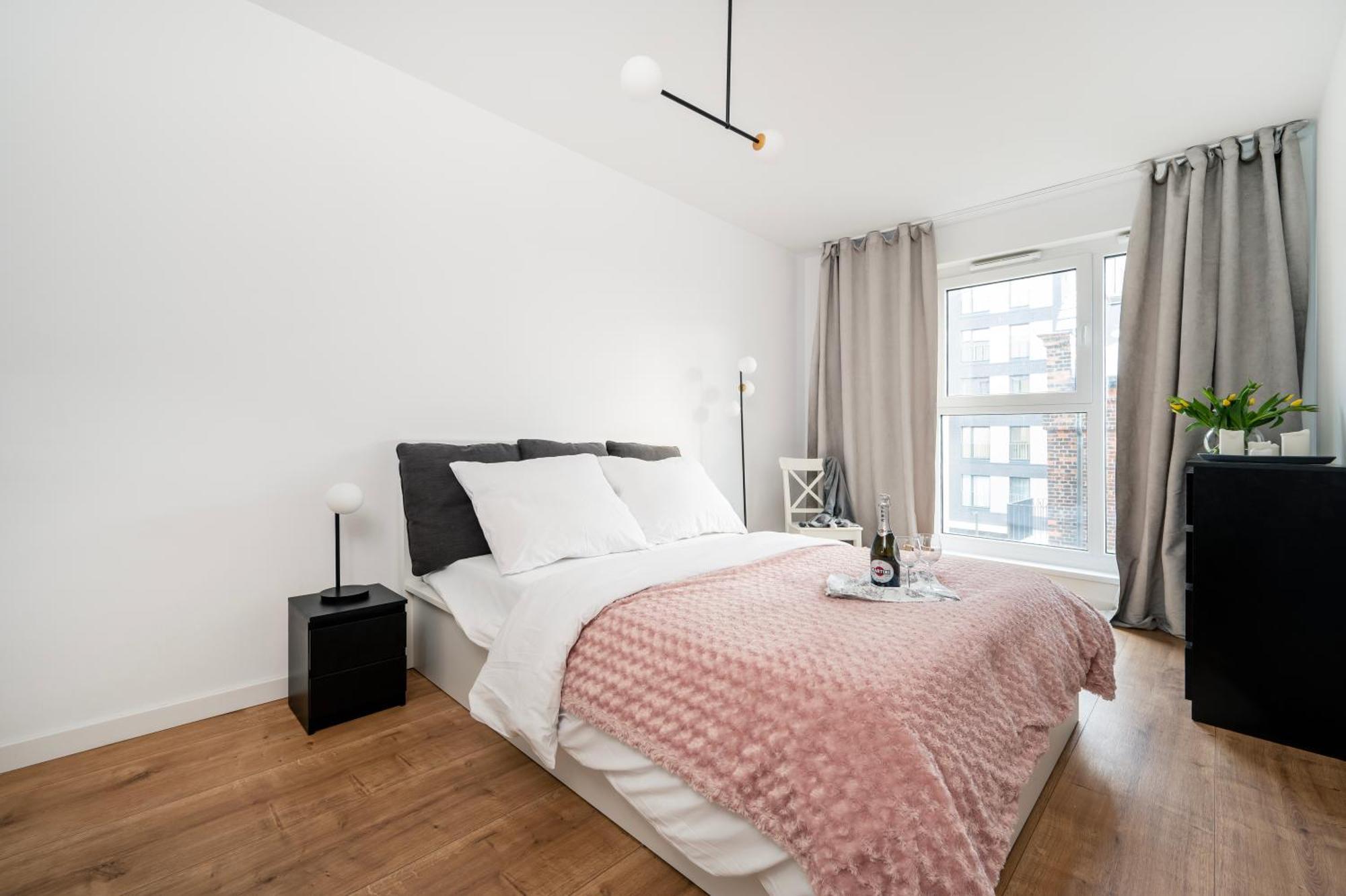 Apartamenty Fuzja - Komfortowe Mieszkania Blisko Centrum Lodzi Garaz ภายนอก รูปภาพ