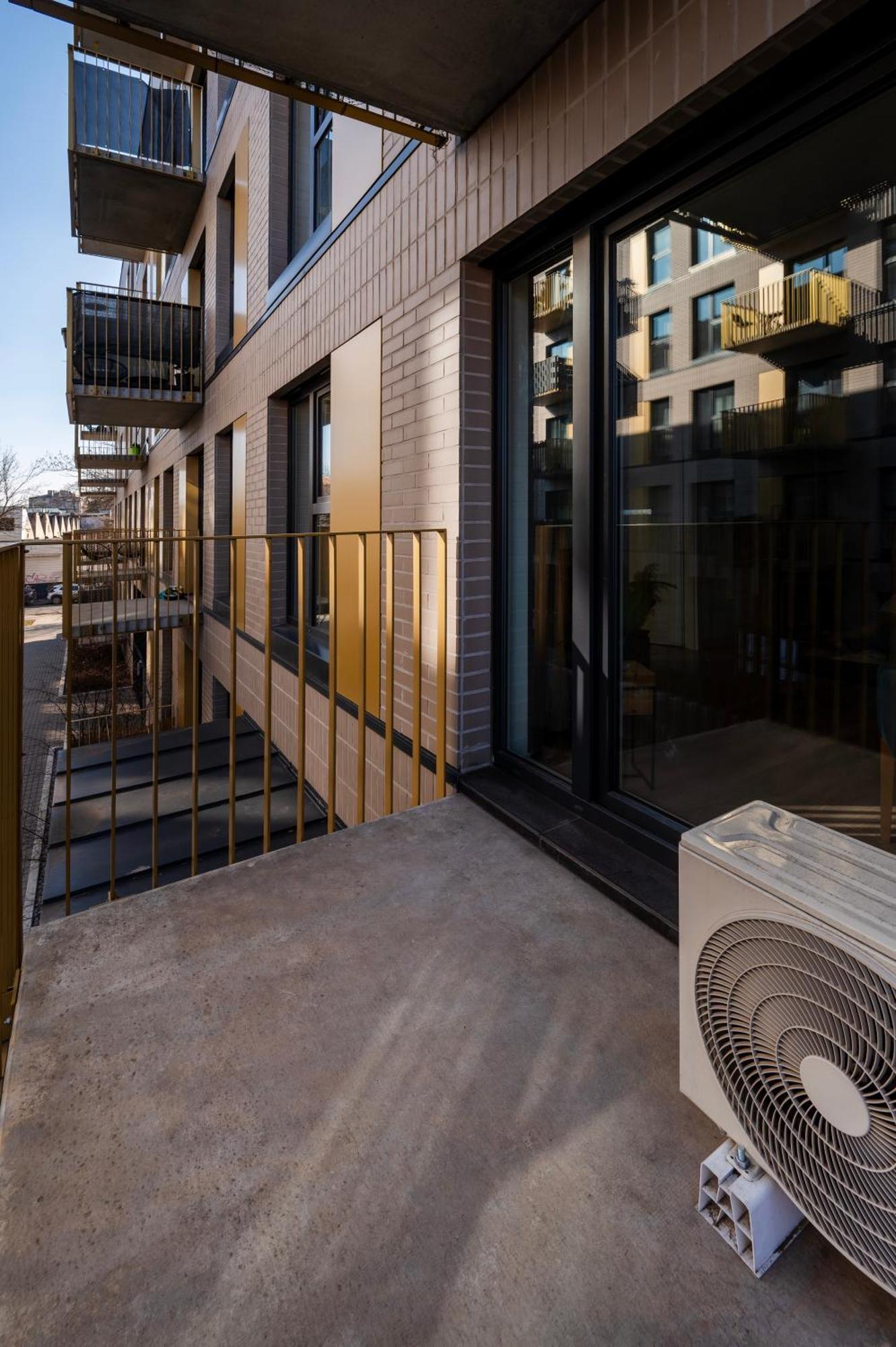 Apartamenty Fuzja - Komfortowe Mieszkania Blisko Centrum Lodzi Garaz ภายนอก รูปภาพ