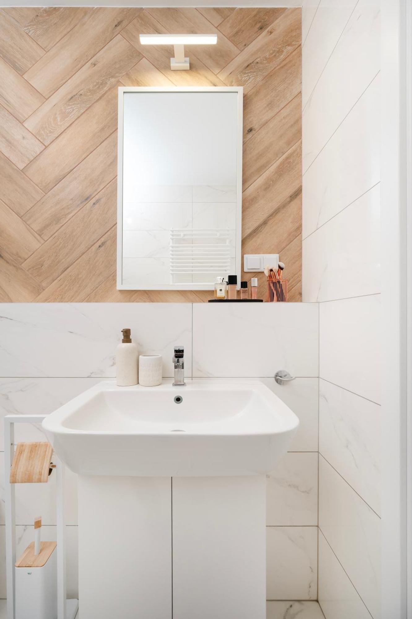 Apartamenty Fuzja - Komfortowe Mieszkania Blisko Centrum Lodzi Garaz ภายนอก รูปภาพ
